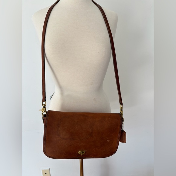 Coach Vintage Pocket Purse 9755 British Tan Leather Crossbody - Picture 9 of 13